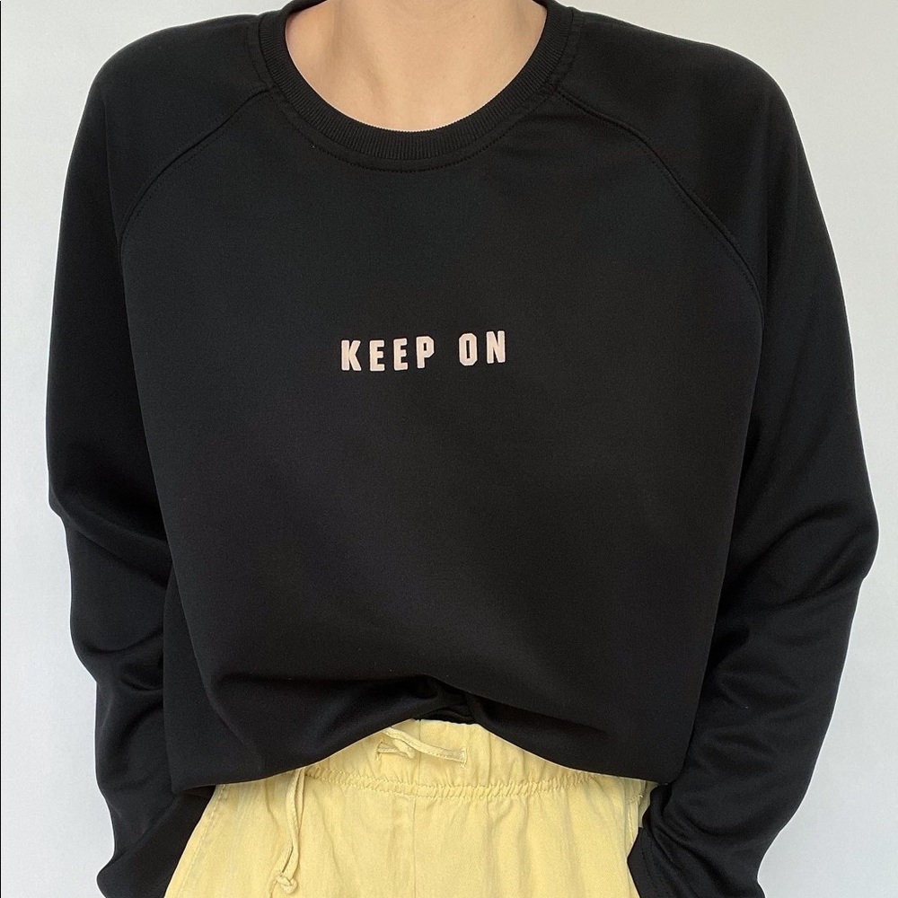 Black sweatshirt
